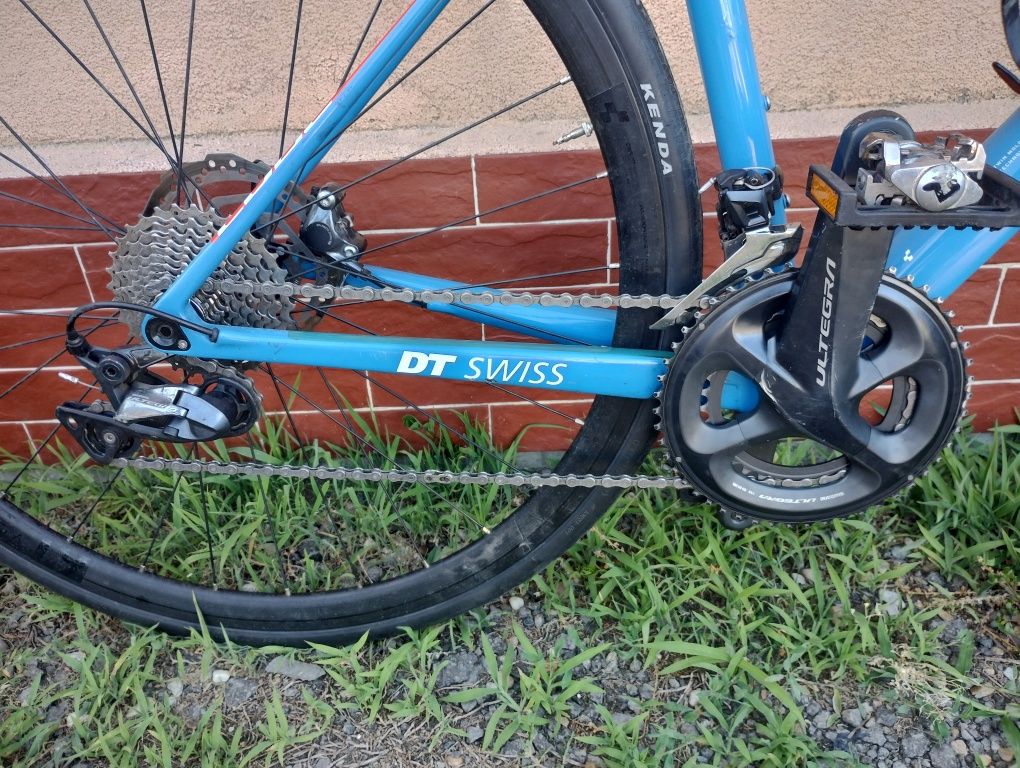 Cursiera Cube attain Gtc 2020 (mărime M-53) cadru carbon ultegra 2x11