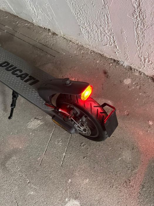 Trotineta electrica Ducati Pro-I Evo, 350W, Autonomie 25 km, 25 -A-