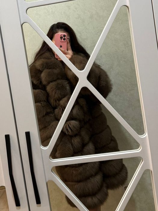 Продам шубу (натуральный песец)