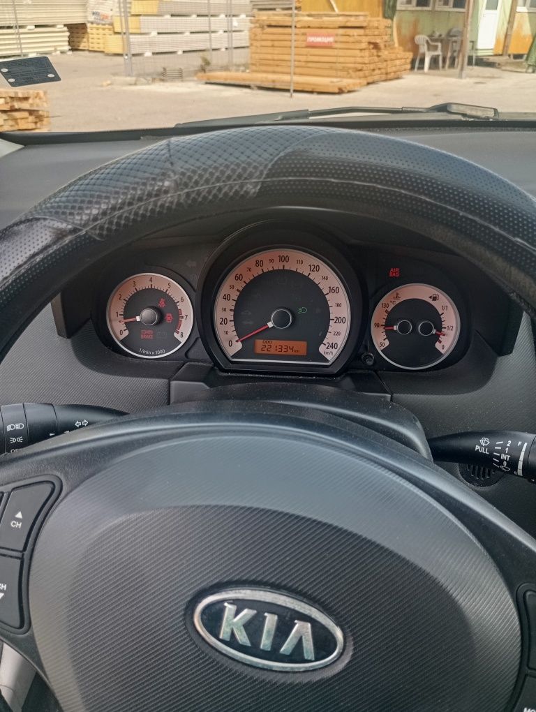 Kia ceed 1.4 109kc бензин