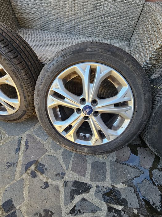 Roți aliaj originale i Ford r17 cu anvelope 225 50 17