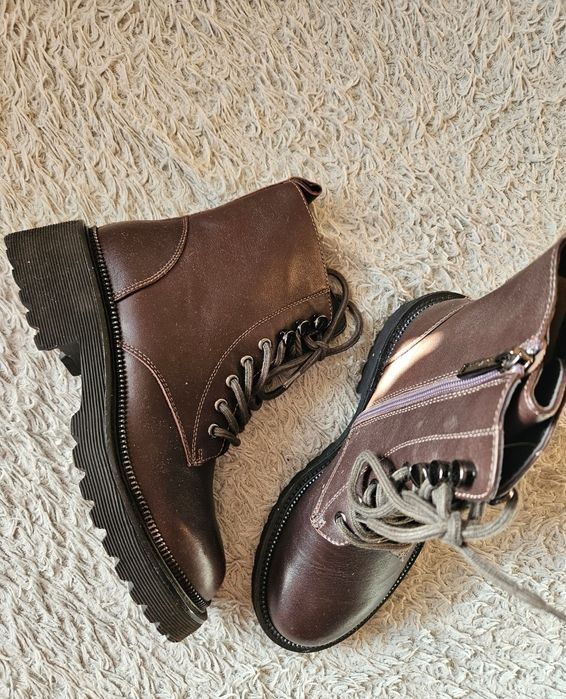 Продам новые ботинки