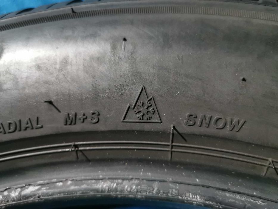 235 55 18 bridgestone m+s 4 buc