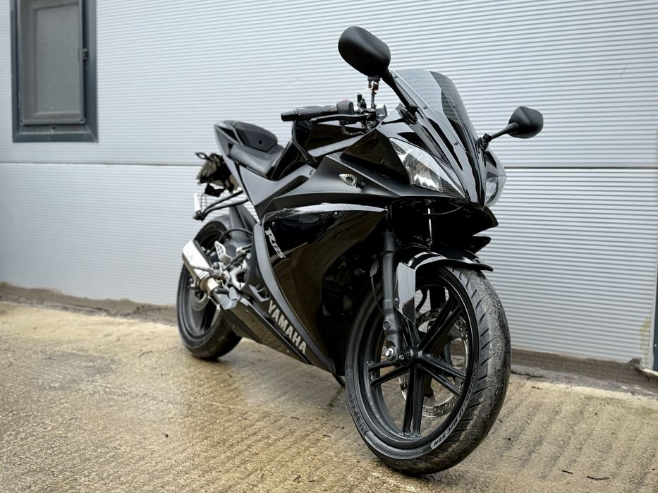 Yamaha YZF - R 125 2011