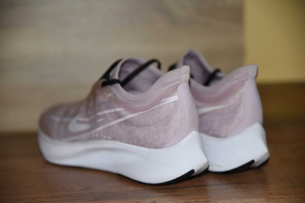 NIKE  Zoom Fly 3 оригинални маратонки 42 номер