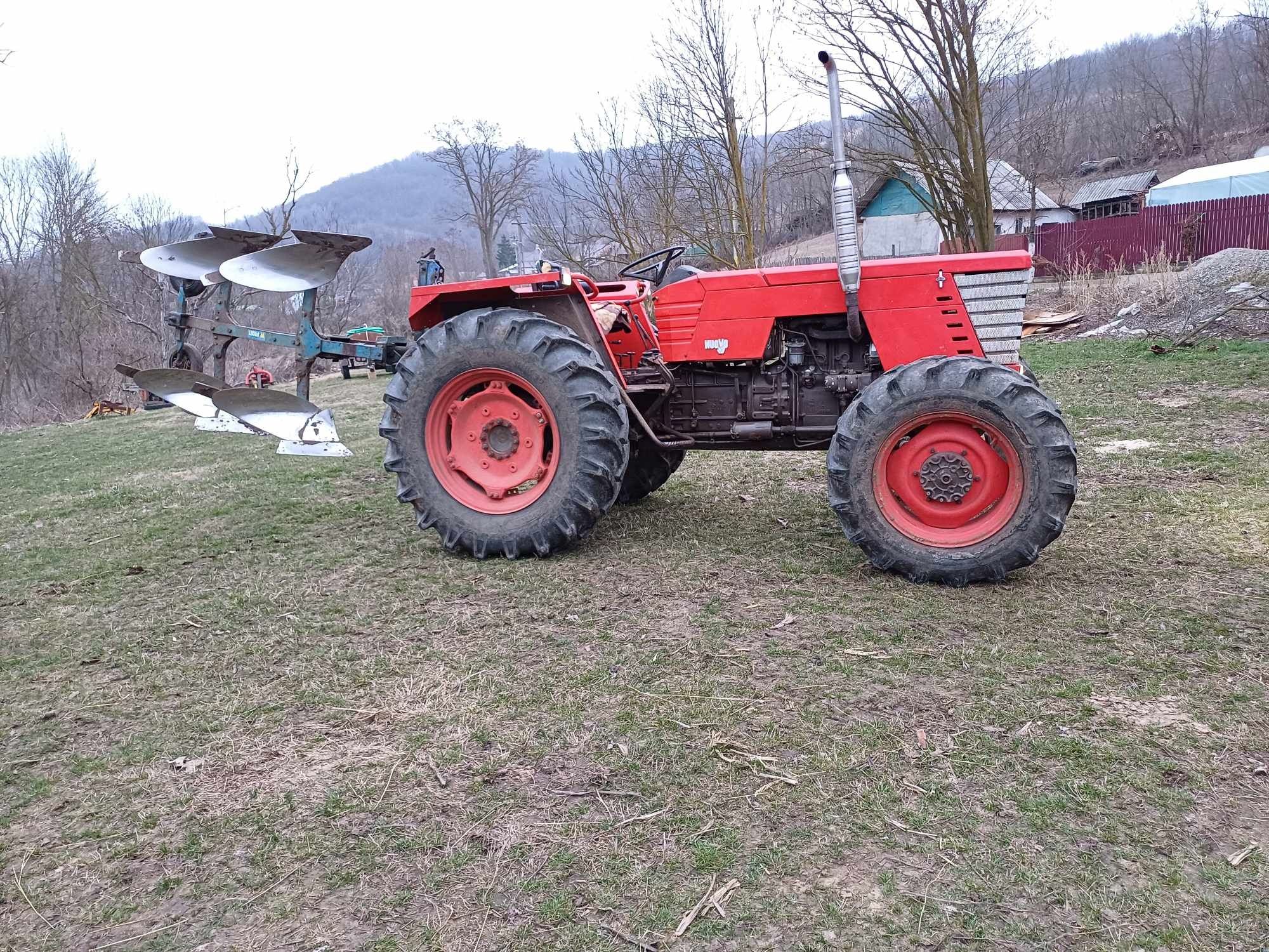 Vând tractor cararo 78 de cai. 4×4 motor perchins răcire pe antigel