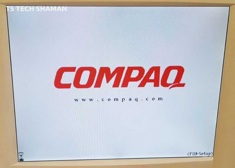Продавам ретро компютър Compaq Deskpro EN P600 с много ретро игри