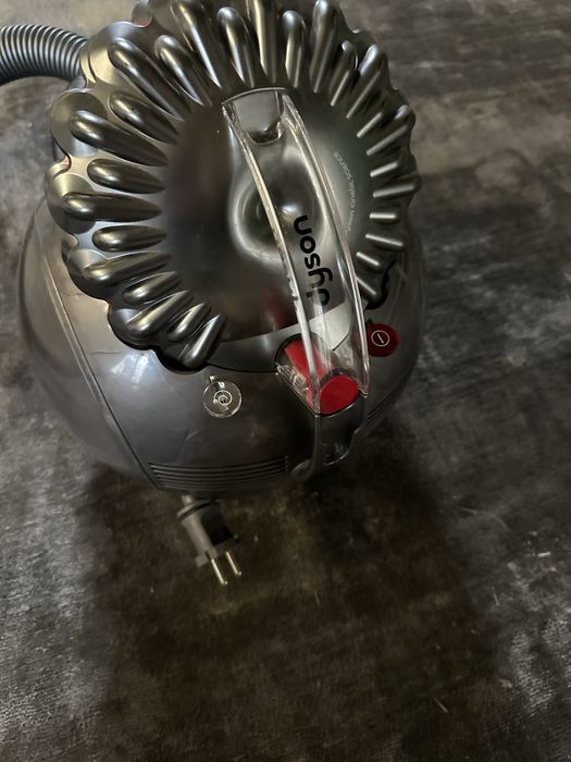 Прахосмукачка Dyson