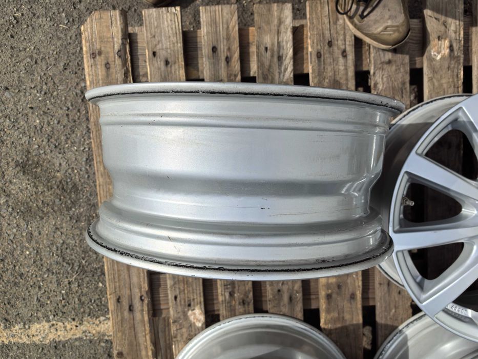 16 цола 4 х 108 мм Пежо 2008 / Опел Мока / ФИАТ 600 - 6,5 Инча / ЕТ 32