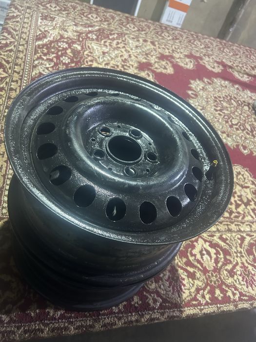 Продам  Диски на мерс R15 в комплекте 4 шт