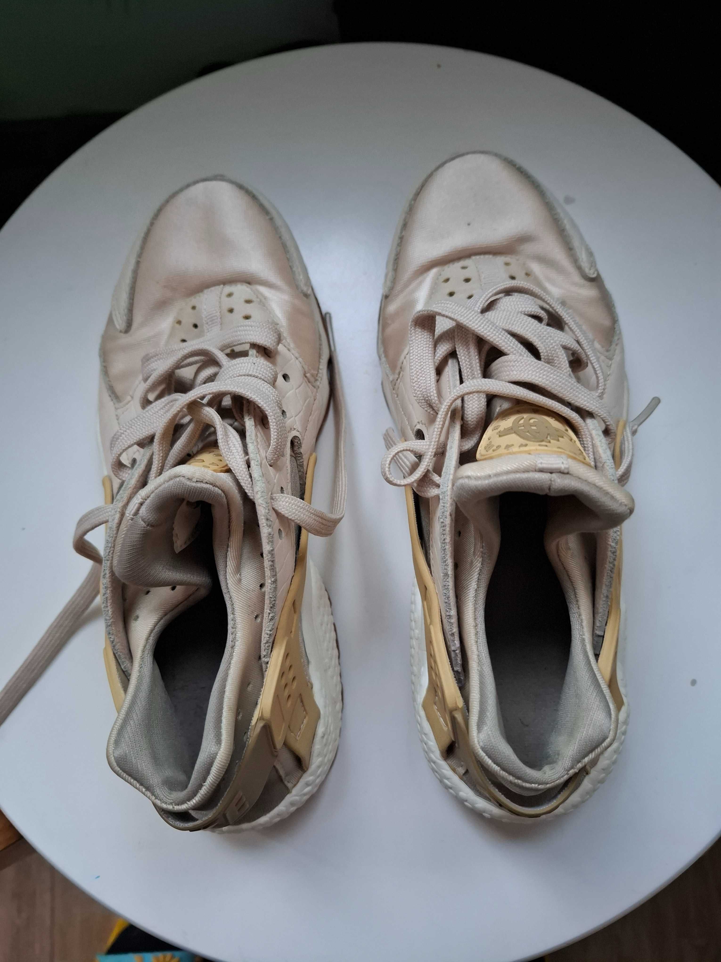 Продавам маратонки NIKE