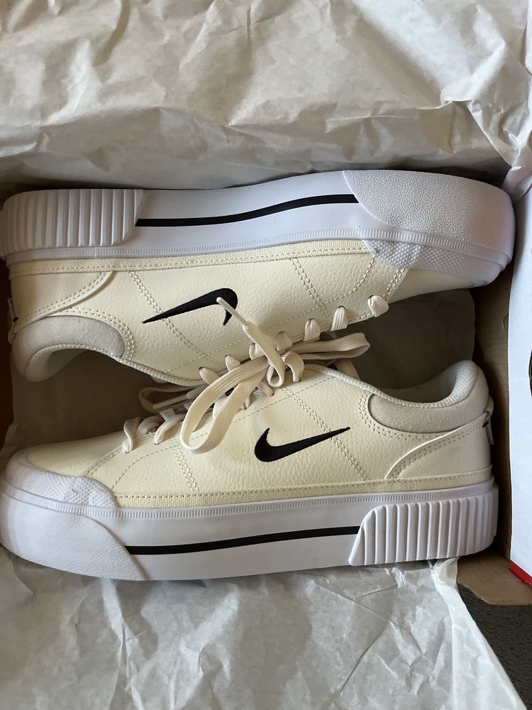 Сникърси Nike Court Legacy Lift