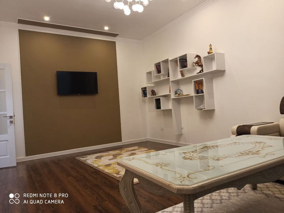 Сдам просторную 3-комнатную квартиру 105 м² в 5-этажном доме с лифтом