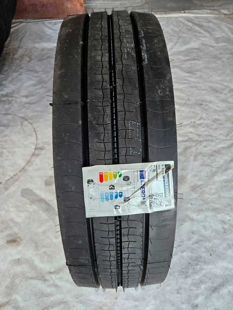 2 Нови товарни гуми 265/70R19.5 Bridgestone R-Steer 002 140M DOT2024