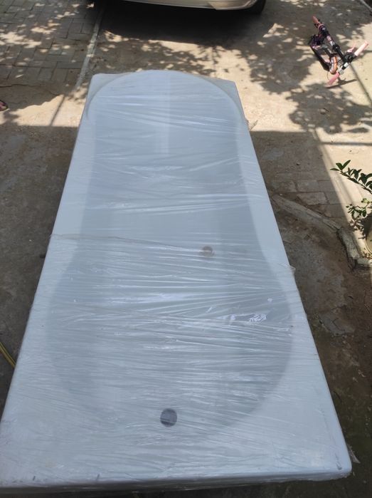 Vând cada fibra de sticla