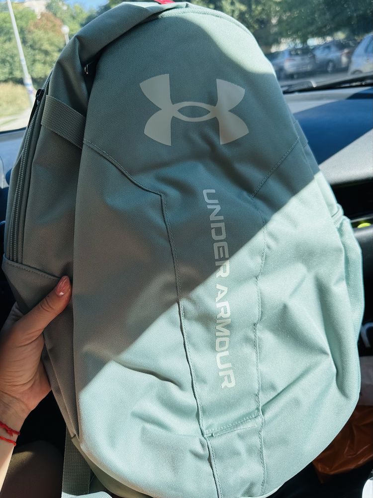 Нова раница Under Armour