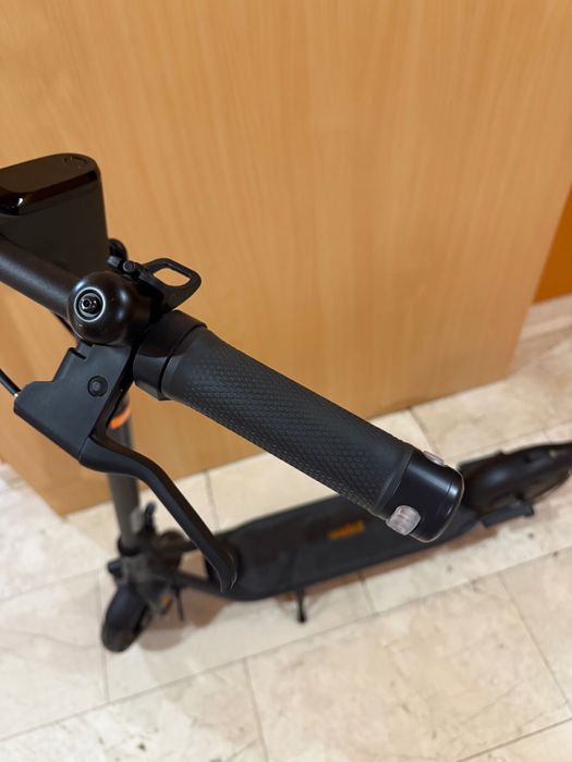 Продавам Ninebot KickScooter F2