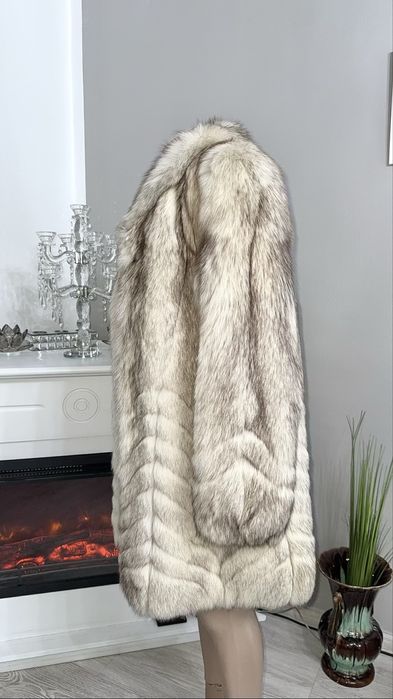 Haina din blana naturala de vulpe polara