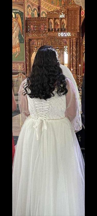 Vând rochie de mireasa ,rochia a costat 1200 lei