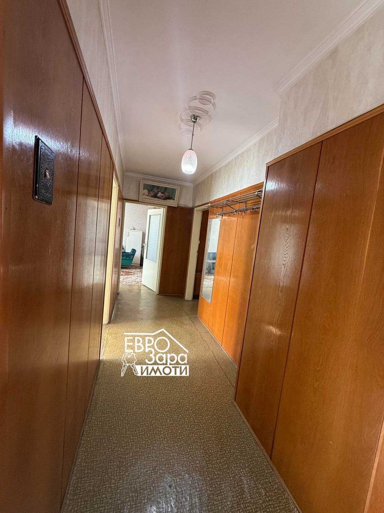 Продава се Четиристаен апартамент в Стара Загора, Център - 91 кв.м за 940 €/кв.м - Снимка #3