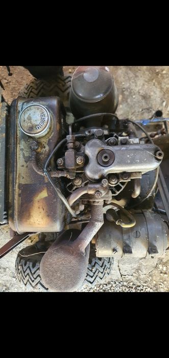 Vand Tractoras mic pentru gradina