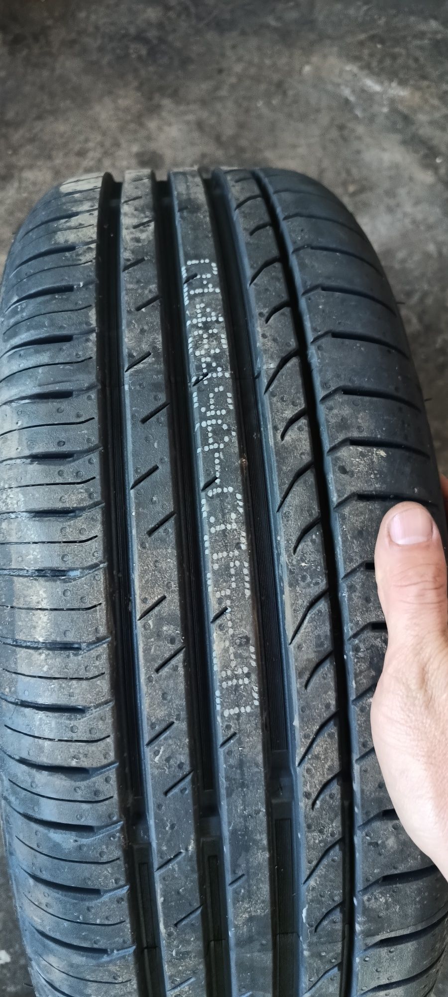 Продавам 4 бр. Летни гуми с джанти 17 ц 205 / 45R 17 -7JX17CH-45 600ле