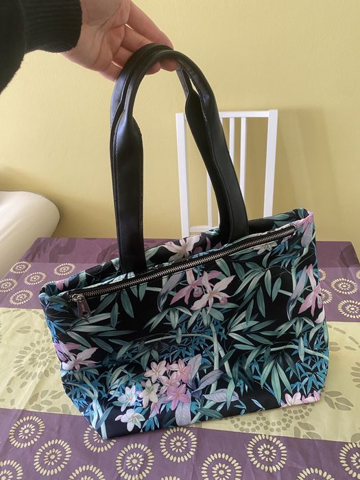 Дамски Чанти и Ранички