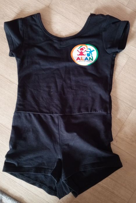 Продам детский комбинезон для гимнастики