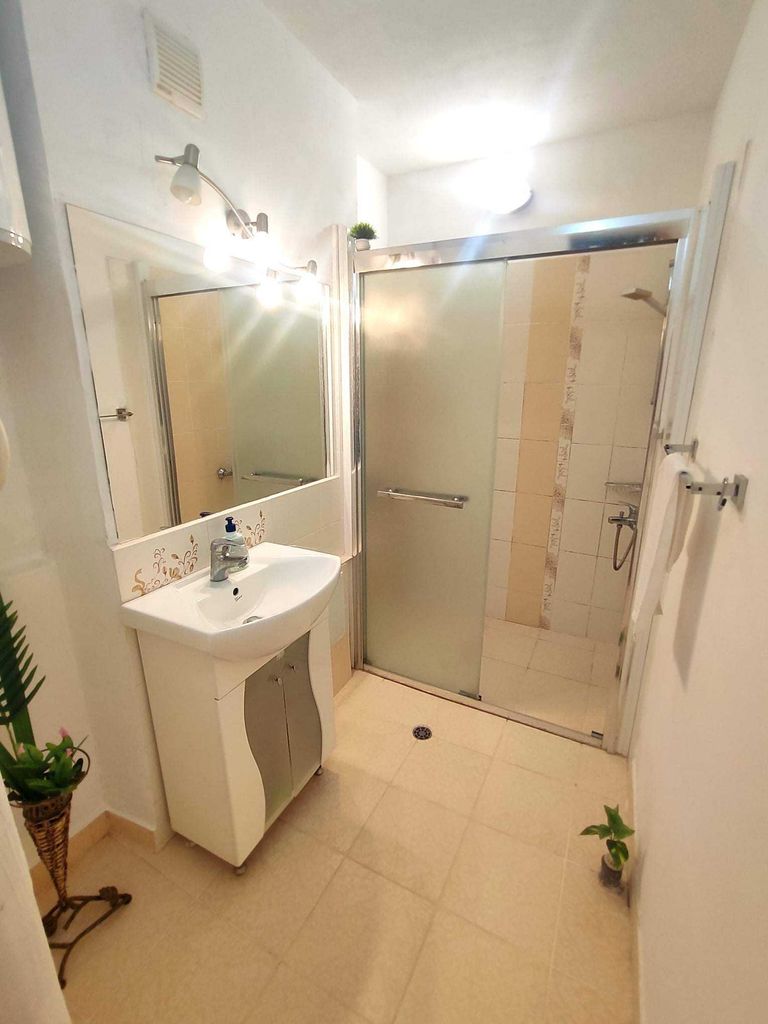 Дава се под наем Тристаен апартамент в Видин, Химик - 80 кв.м за 300.9 € - Снимка #6