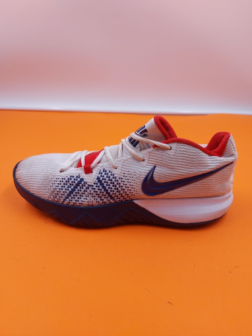 Nike Kyrie Flytrap номер 44.5 Оригинални мъжки кецове