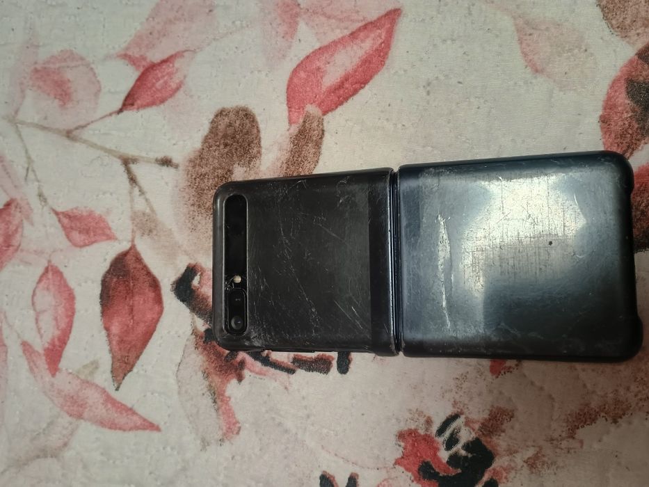 Samsung Z flip 1 за части.