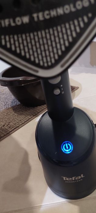 Вертикална парна ютия Tefal AeroSteam DT9810F0, 1400W