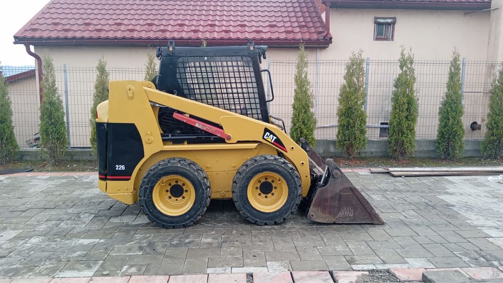 Minincarcator Caterpillar 226 3000kg an 2007
