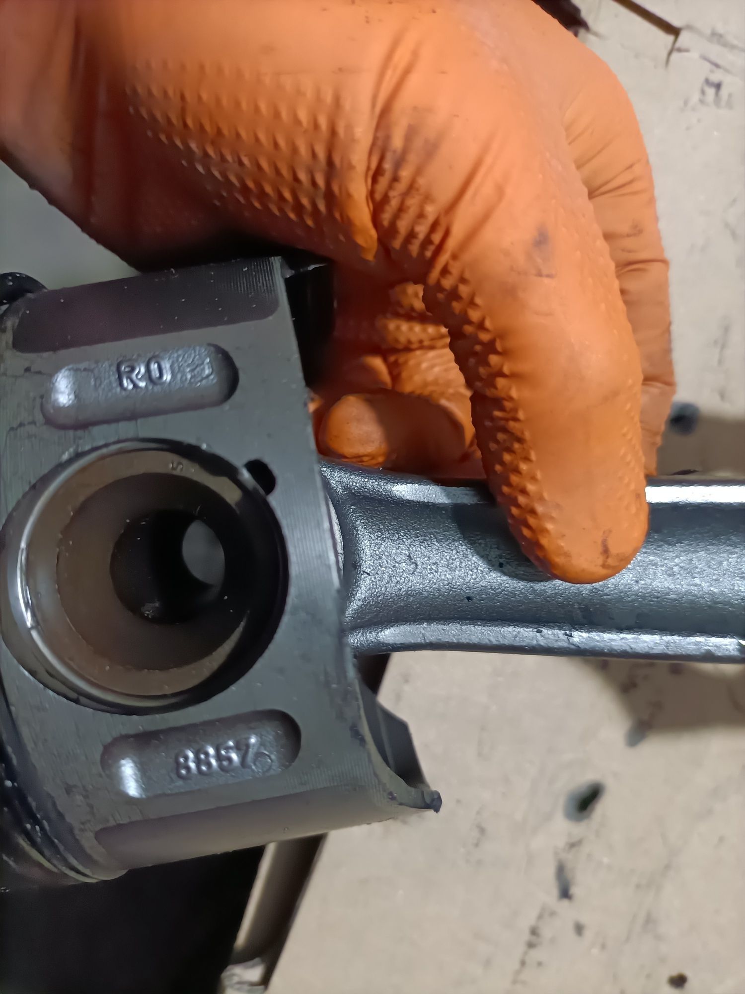Piston bielă : E , C Class , Vito ,Sprinter...livrez avantajos oriunde