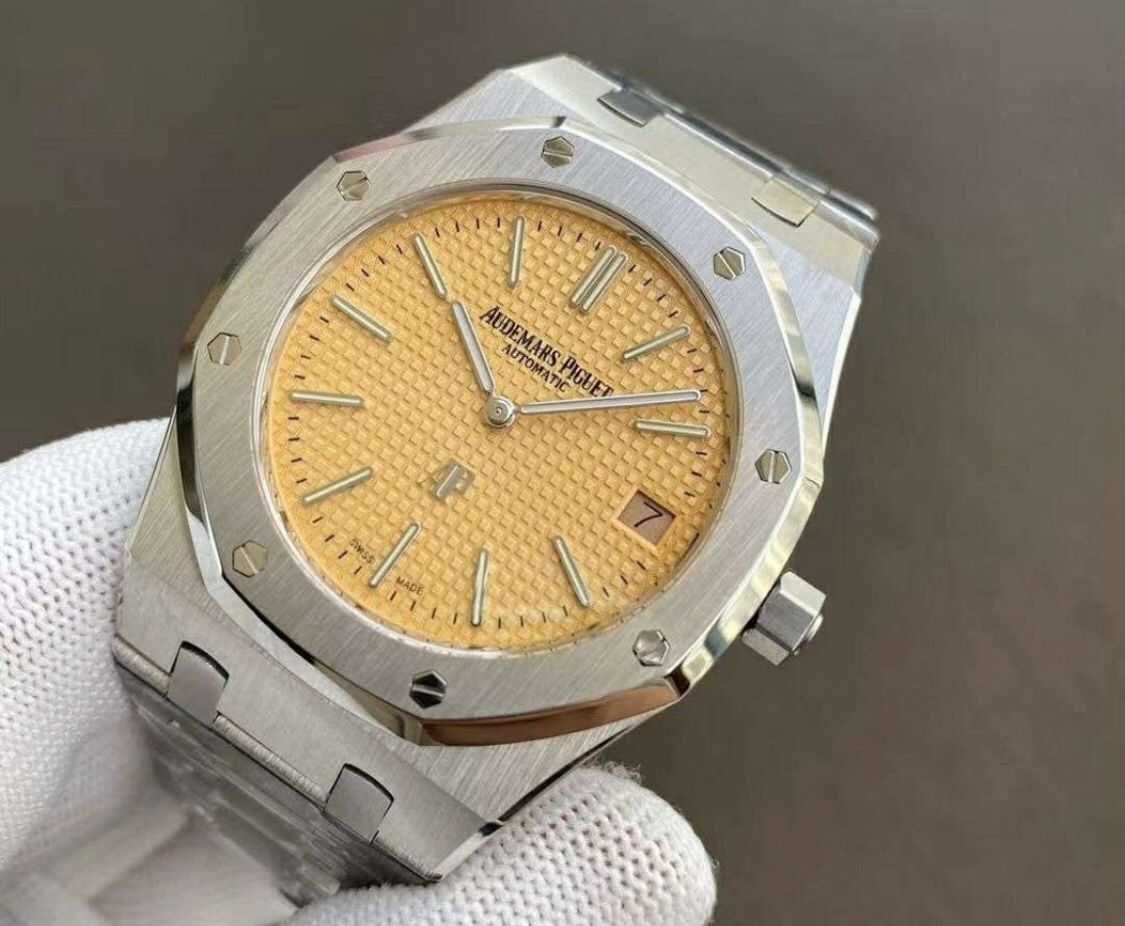 Audemars Piguet Royal Oak 15202BC 39mm Steel Case Bracelet Yellow Dial