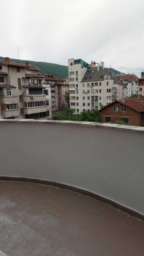 Дава се под наем Тристаен апартамент в Варна, Цветен квартал - 83 кв.м за 561 € - Снимка #4