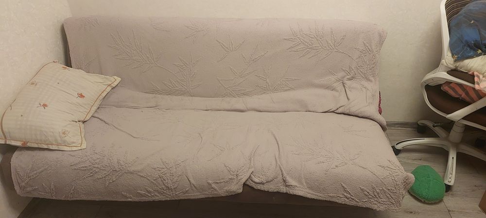 Отдам даром диван