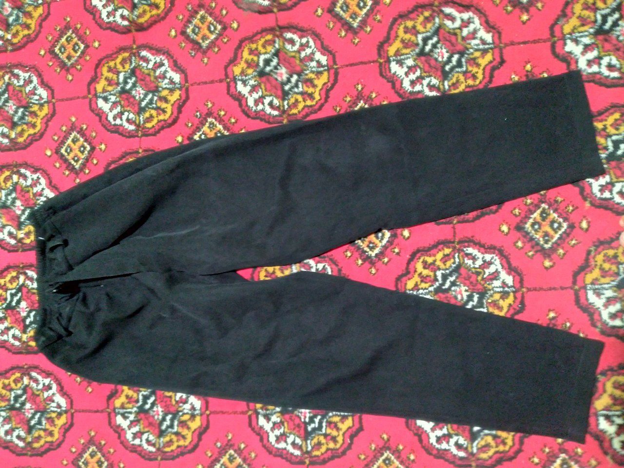 Kiyimlar sotiladi