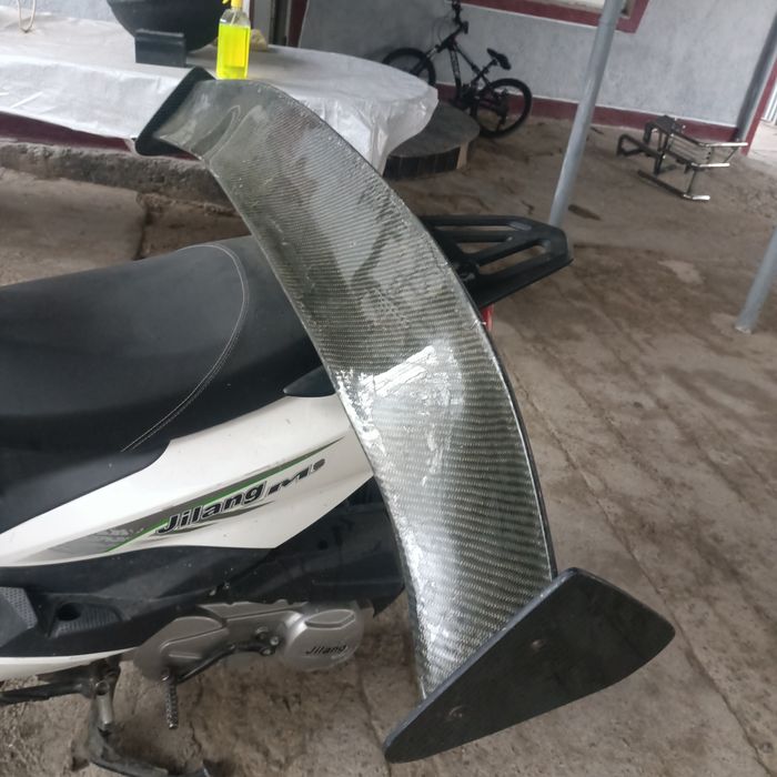 Срочно спойлердля авто. карбон оригинал!