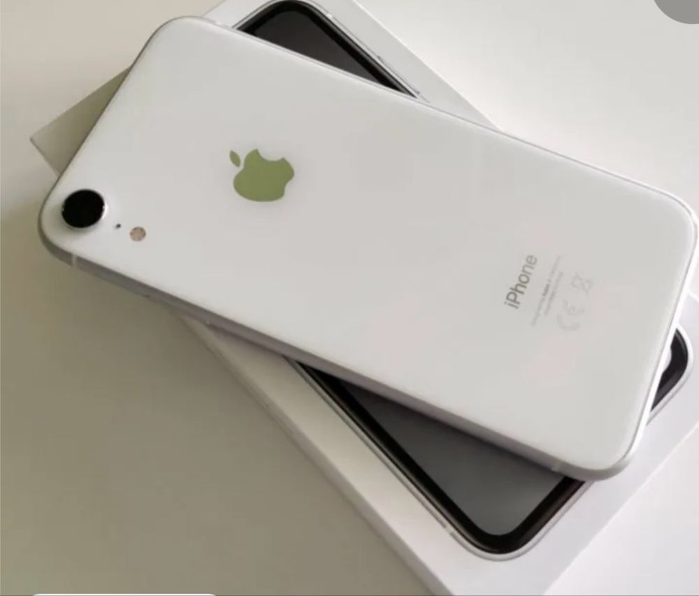 Айфон ХR 64 Gb идеальном состоянии белого цвета в оргинале аккум 89%
