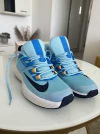 Adidasi Nike 42,5