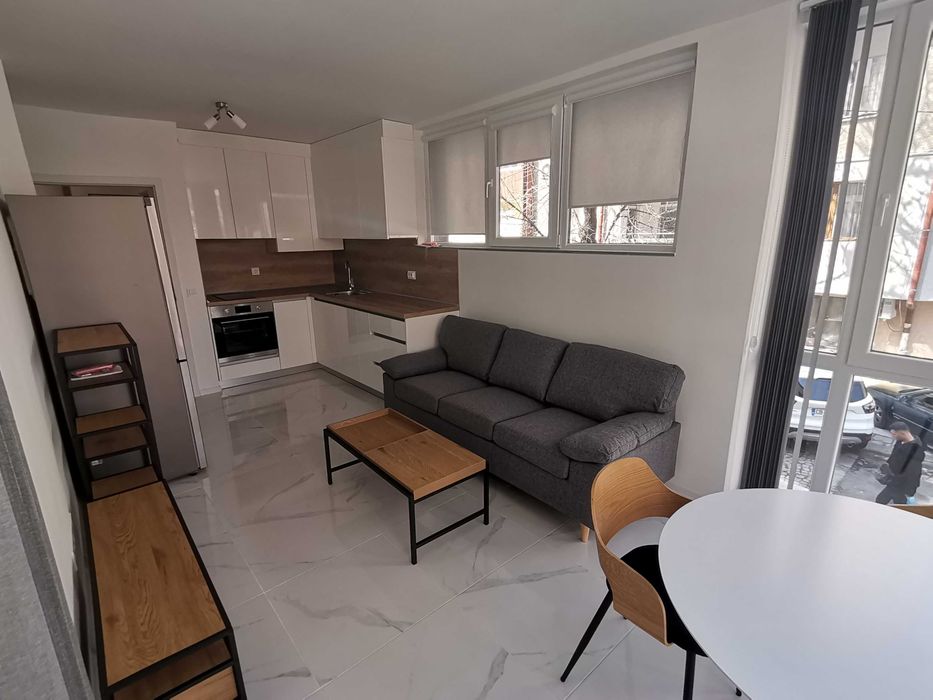 Дава се под наем Двустаен апартамент в Бургас, Възраждане - 52 кв.м за 255 € - Снимка #2