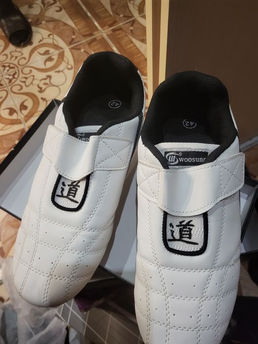 Прдам спортивные борцовки