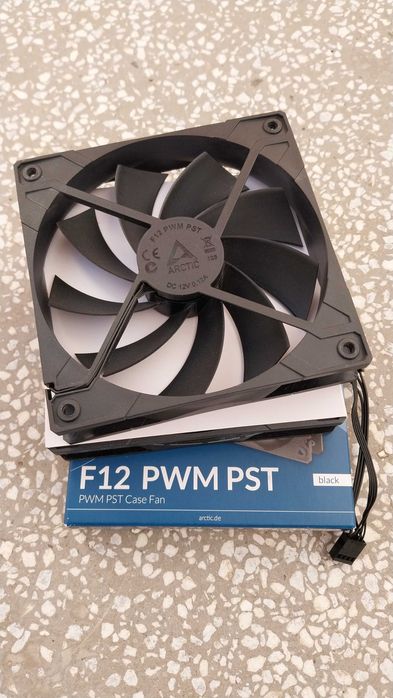 2х Arctic F12 PWM PST вентилатора