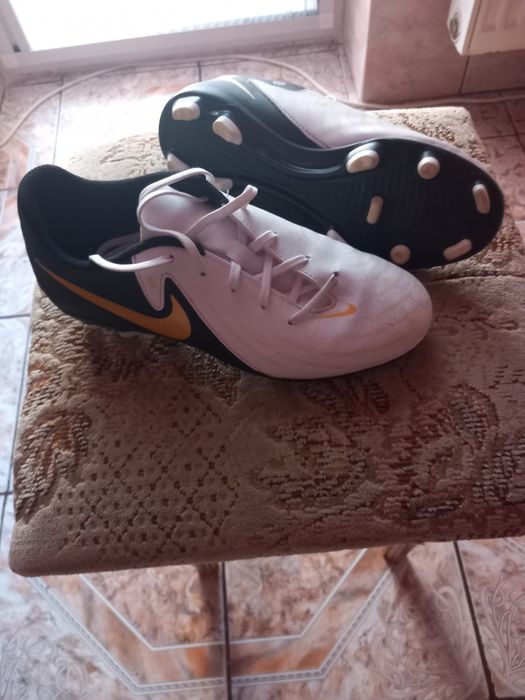 Ghete Nike Phantom cu crampoane