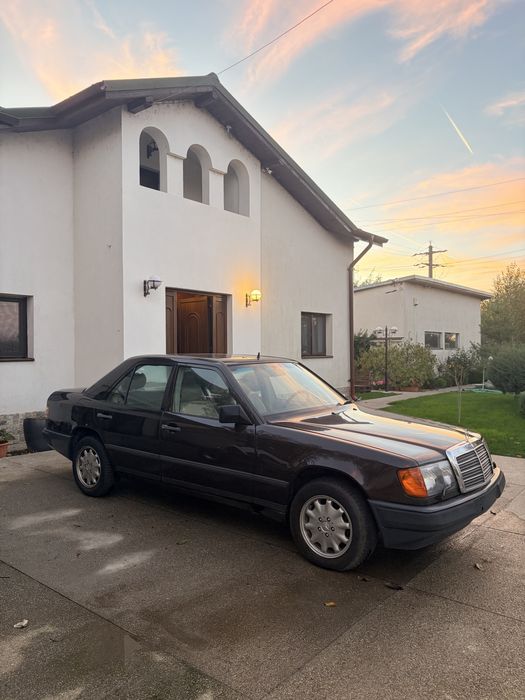 Mercedes-Benz E260 4MATIC (W124) – 1988