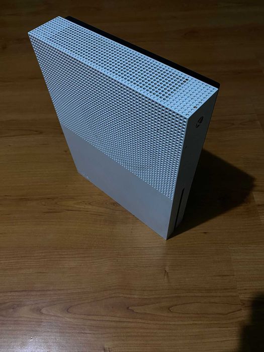 Xbox One S 1Tb Negociabil