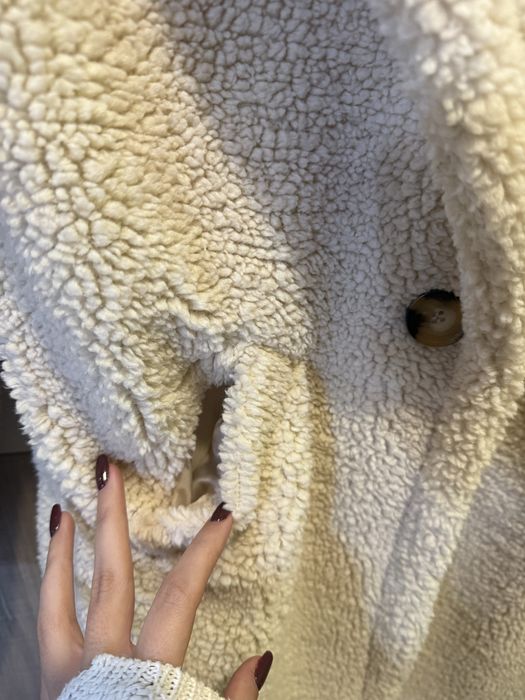 Меко палто в мръсно-бяло