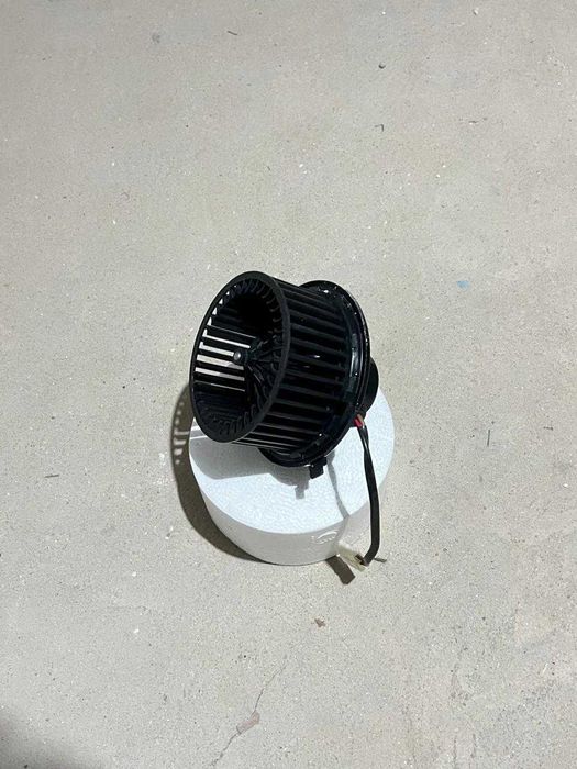 Новый моторчик печки Volkswagen Golf III