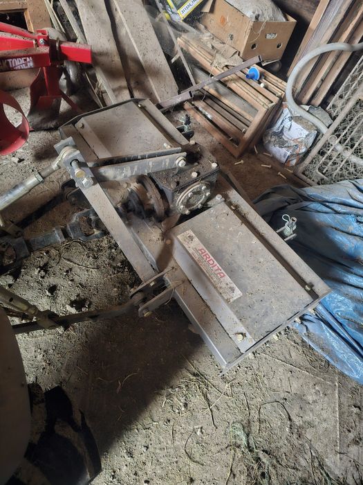 Tractor 22CP 4x2 cu freza, plug si cardan BAISAN